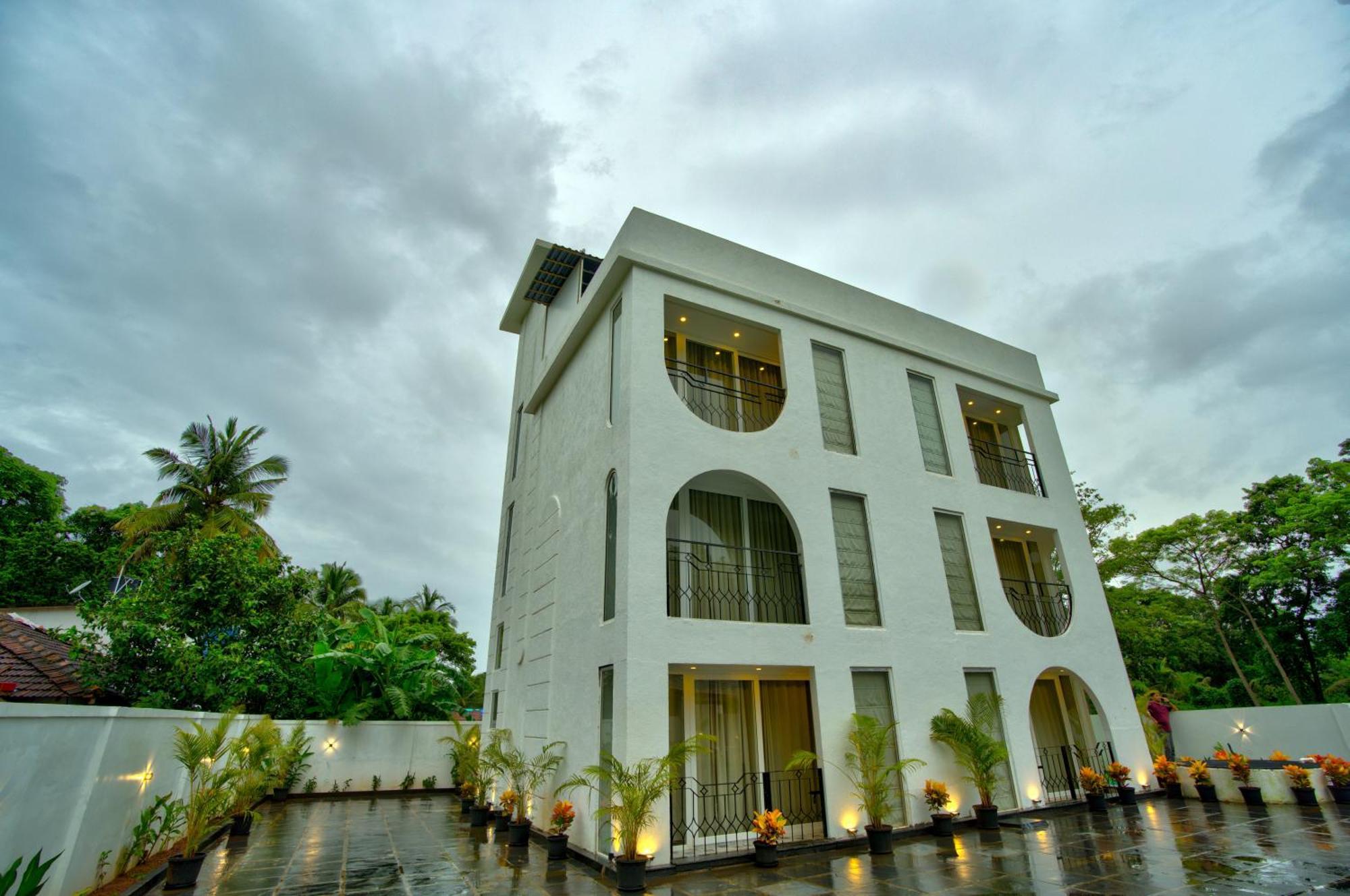 Goa Courtyard By The Porto Arpora Hotel Baga Exterior foto
